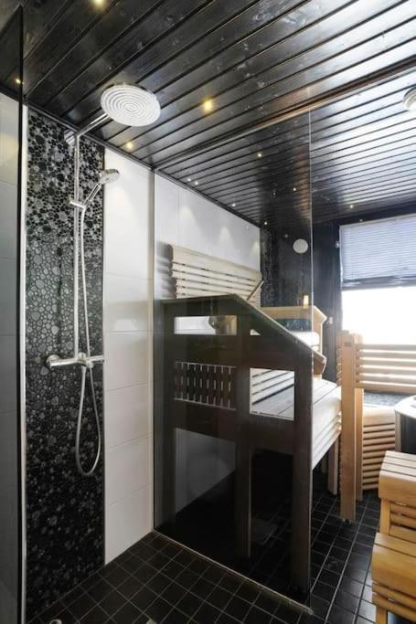 Majestic Penthouse With Sauna & High-Speed Wi-Fi And Parking Rovaniemi Exterior foto